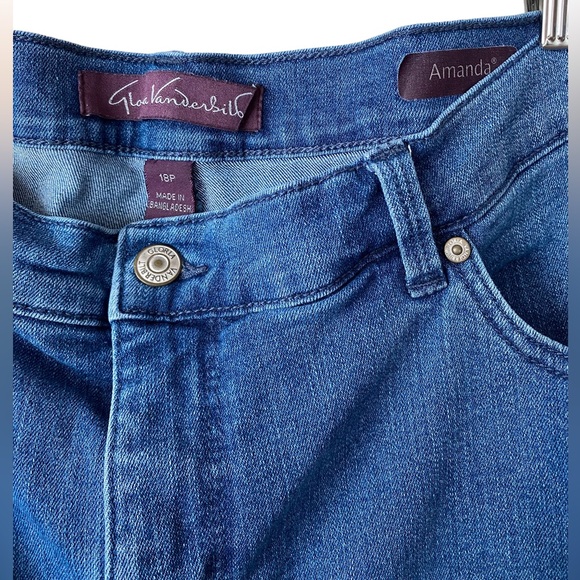 Gloria Vanderbilt blue jeans - Picture 5 of 9